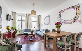 The Rheinsberger - Cosy 2Br One Living Room Up To 6